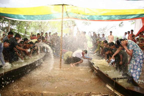 বুদ্ধের পথে পথে - ১