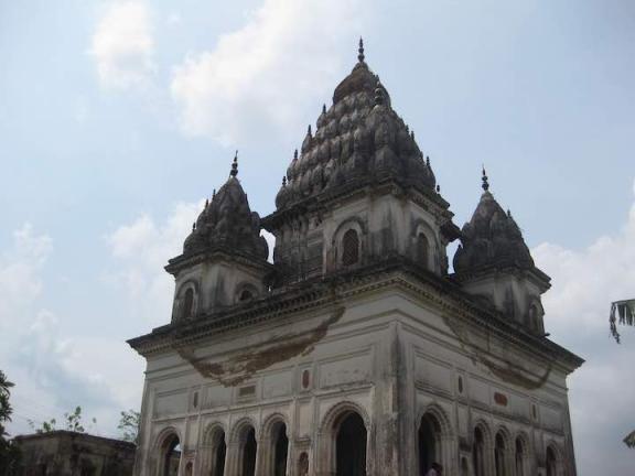 পুঠিয়ায় মন্দির দর্শন