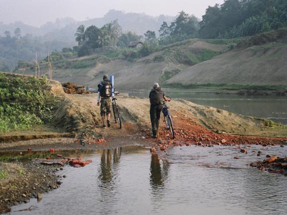 দিচক্রযানে কেওক্রাডং