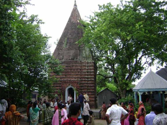 জোড়া মন্দিরের সান্নিধ্যে এক দিন