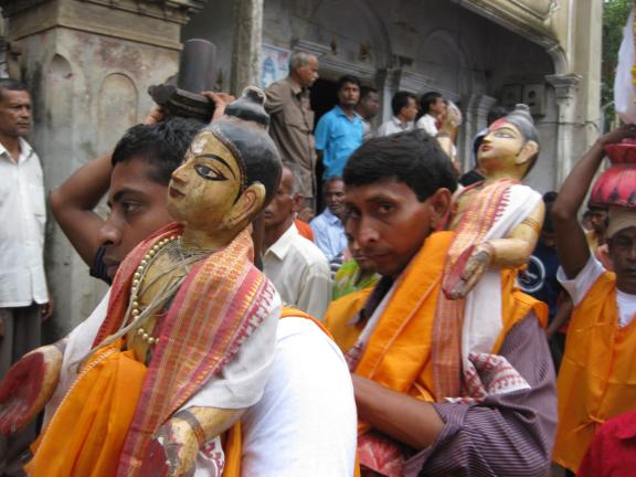 ধামরাইয়ের শ্রীশ্রী যশোমাধবের সান্নিধ্যে একদিন ধামরাইয়ের শ্রীশ্রী যশোমাধবের সান্নিধ্যে একদিন